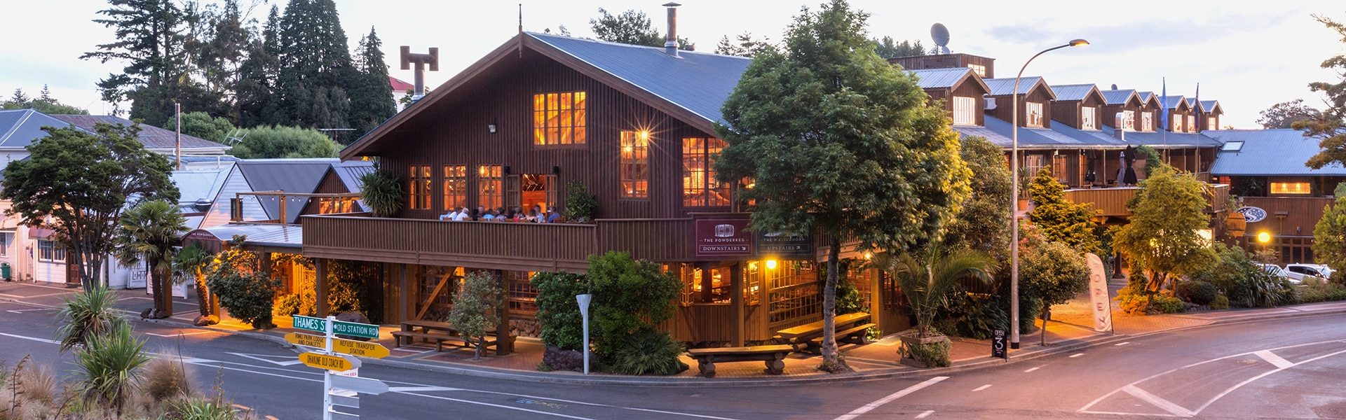 EXTERIOR_1920x600
